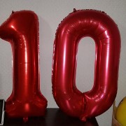 Комплект цифр 10 красного цвета с гелием