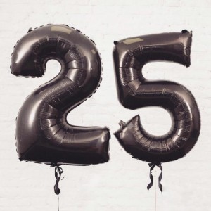 Комплект цифр 25 черного цвета с гелием