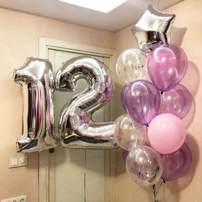 Композиция из шаров с серебряными цифрами для девочки на 12 лет