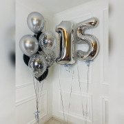 Композиция из гелевых шаров серебряные 15 лет для мальчика