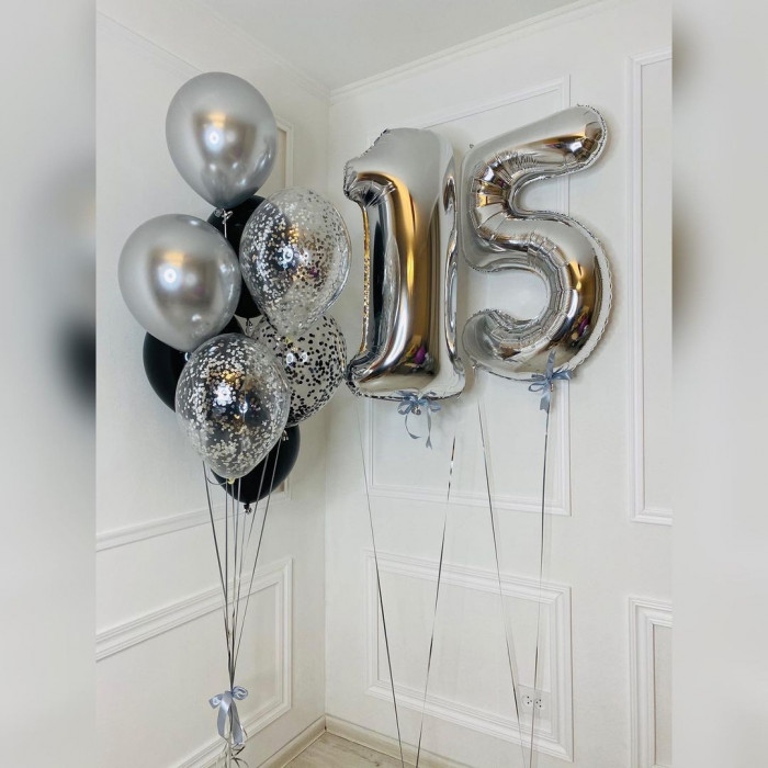 Композиция из гелевых шаров серебряные 15 лет для мальчика