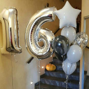 Композиция из шаров с гелием со звездой молодому человеку на 16 лет