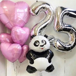 Композиция из шариков на 25 лет с пандой и розовыми сердцами