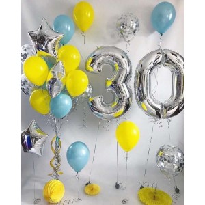 Композиция из гелиевых шаров на 30 лет дочери с серебряными цифрами и звездами