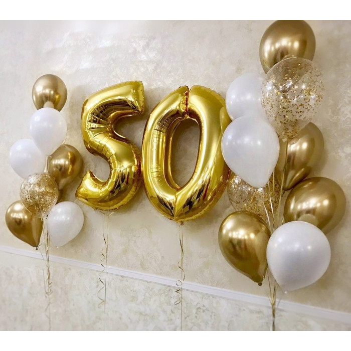 Композиция из гелиевых шаров на юбилей 50 лет сестре из шаров конфетти и латексных шаров в золотом и белом цвете