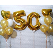 Композиция из воздушных шариков на 50 лет любимой с золотыми цифрами и сердцами
