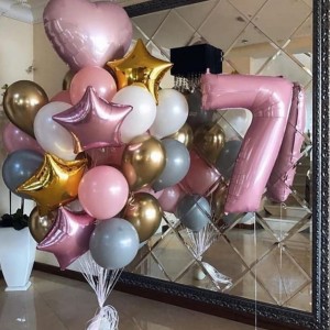 Композиция из шаров на семилетие с большим сердцем для девочки
