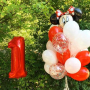 Композиция из шаров на 1 год с Мини-Маус