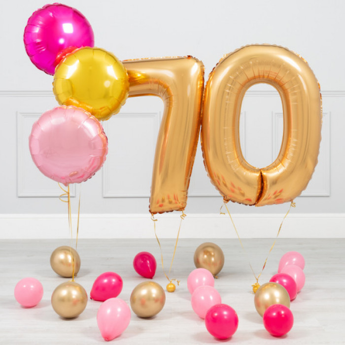 Набор из ярких розовых шаров-кругов с цифрами на юбилей 70 лет женщине