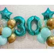 Композиция с бирюзовыми шариками для девушки в 30 лет