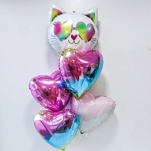 Букет из шариков с гелием оригинальный с кошечкой и сердцами