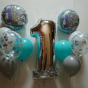 Композиция из шаров на один годик малышу с мишкой Тедди