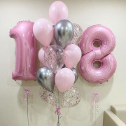 Композиция из шаров девушке на 18 лет в нежно-розовых оттенках