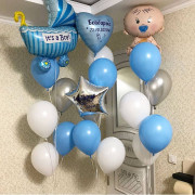 Композиция из гелиевых шаров на выписку мальчика с коляской и именными звездой и сердцем
