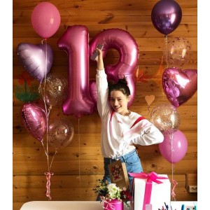 Композиция с сердцами и конфетти для милой леди на 13 лет