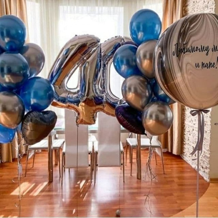 Композиция с большим шаром на 40 лет для мужа и папы
