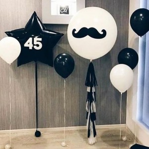Набор с большой звездой и шаром-гигантом с усами на 45 лет для мужчины 