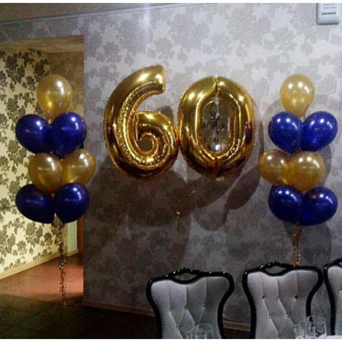Фонтаны с воздушными шариками в синем и золотом цвете на 60 лет