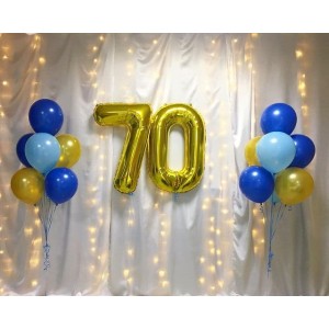 Композиция из гелиевых сине-золотых шаров на юбилей на 70 лет