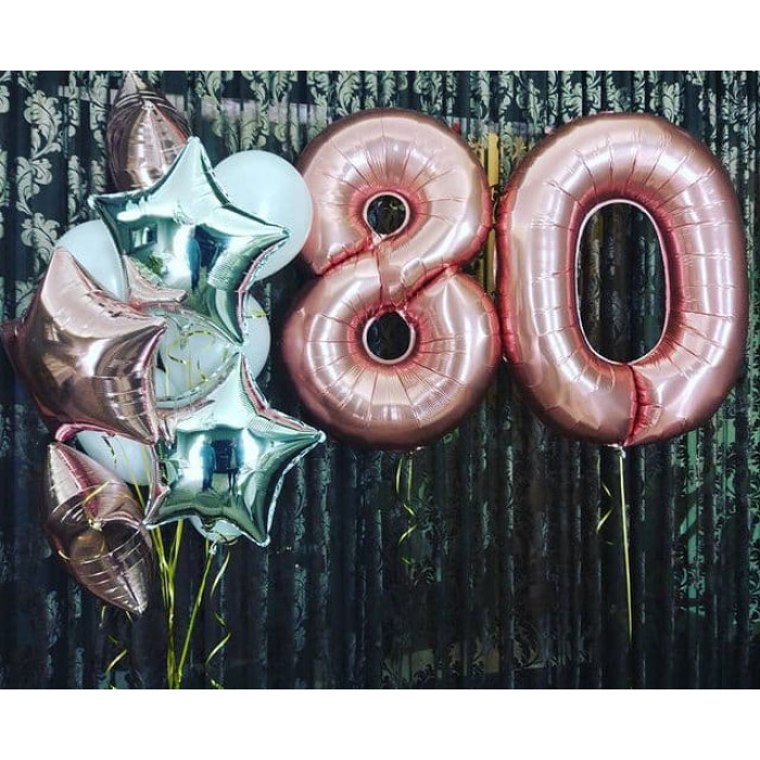 Букет со звездами и белыми шарами на юбилей бабушке на 80 лет