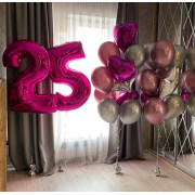 Композиция из шаров с гелием на 25 лет с цифрами фуксия