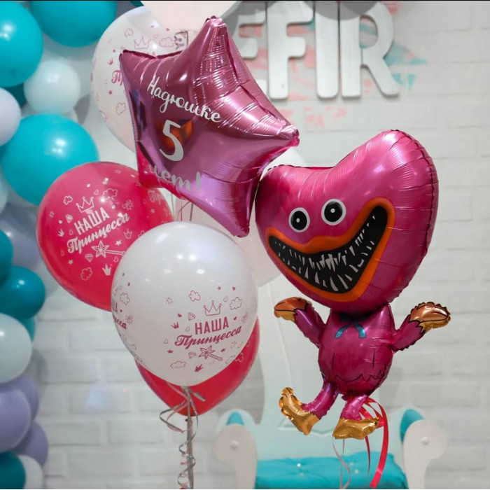 Фонтан с влюбленной Киси-Миси и звездой на 5 лет