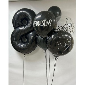 Композиция Я выбираю Уэнсдей на 8 лет из черных шаров и цифры