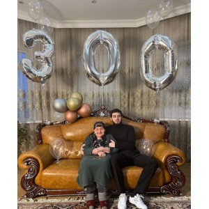 Набор шаров 300 лайков из 3 цифр и шаров хров с конфетти для Блогера