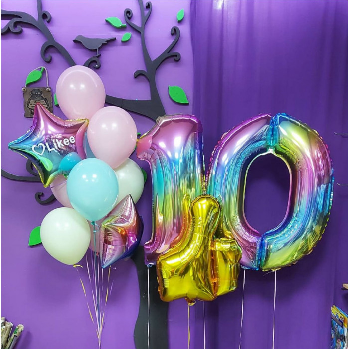 Композиция из шаров Лови Лайк на 10 лет с радужными цифрами и пальцем вверх