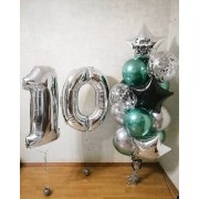 Композиция из гелевых шариков на десять лет мальчику с серебряными цифрами и звездой с надписью