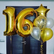 Композиция из гелевых шаров дочке на 16 лет в золоте