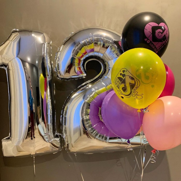 Композиция из гелиевых шаров Тик Ток на 12 лет