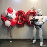 Композиция из шариков Звездные войны с цифрами на День Рождения