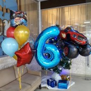 Композиция из гелевых шаров Вспыш на шесть лет мальчику