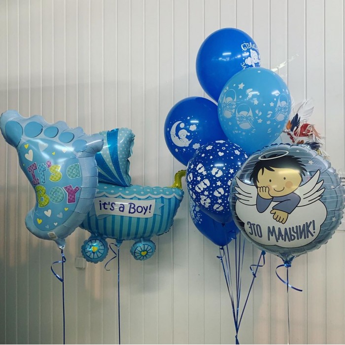 Композиция из шаров на выписку мальчика с коляской и ножкой